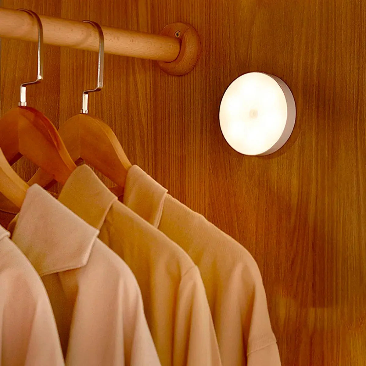 Lámpara LED con Sensor de Movimiento